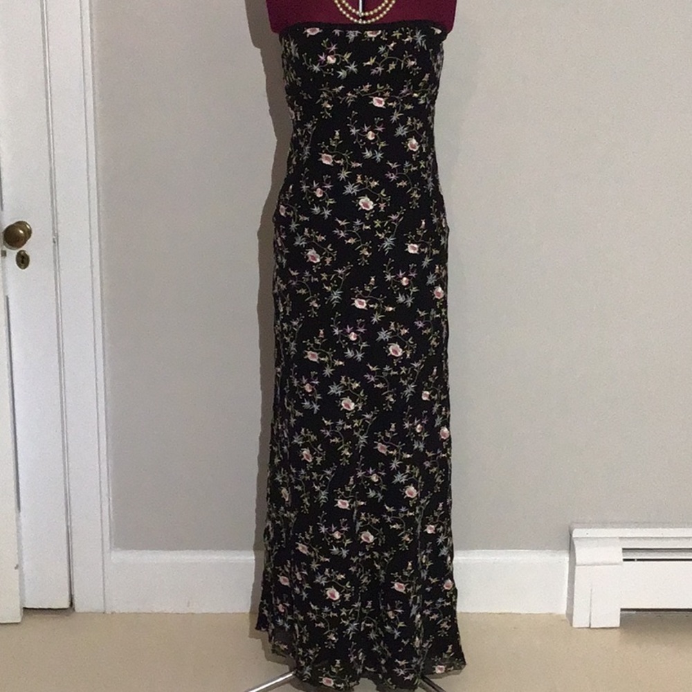 Nicole Miller Floral Embroidered Gown, size 8